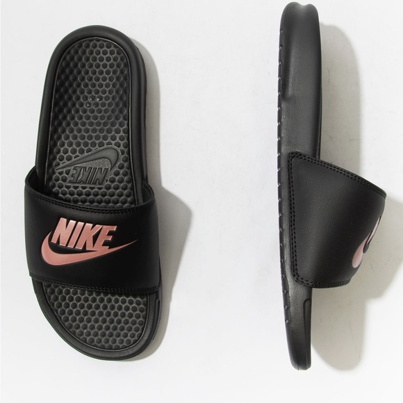 Women’s size 6 back and pink Nike slides - Picture 3 of 4